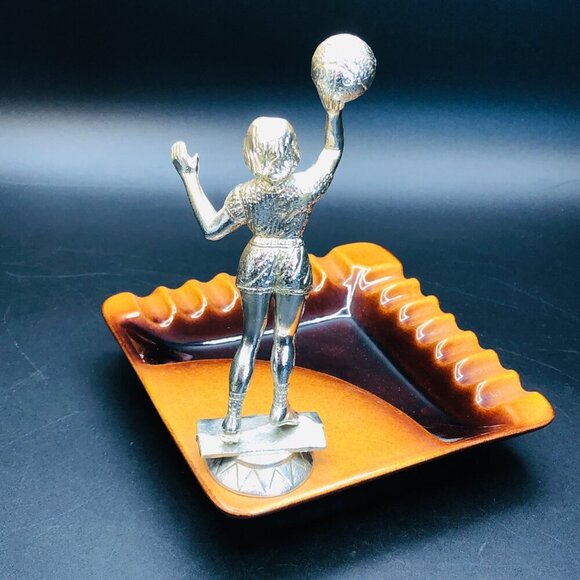 60s Beauce Ceramic Lady Basketball Athlete Trophy Ashtray - RARE - She Shed Room - Picture 2 of 11